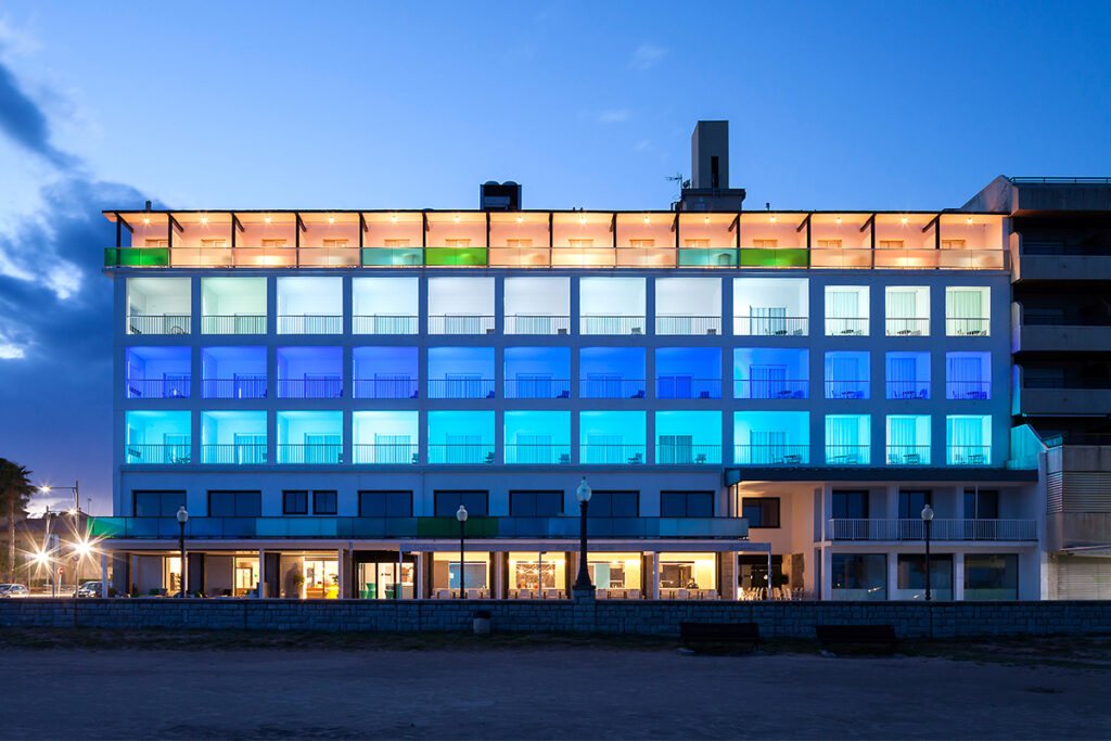 Fa&ccedil;ade & outdoor architectural
